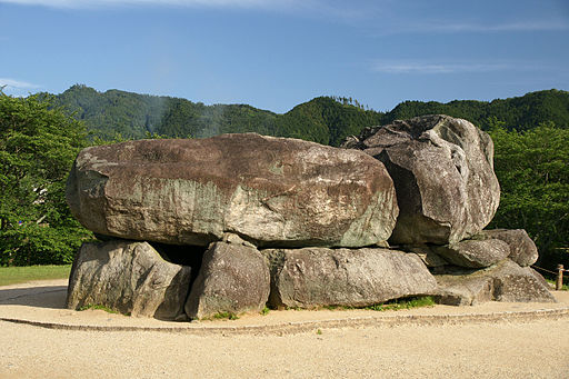 Ishibutai-kofun_Asuka_Nara_pref05n4592.jpg