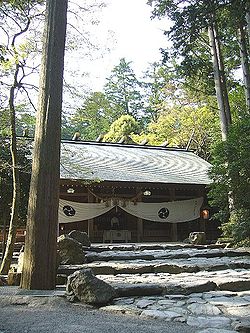 250px-Tsubaki-shrine.jpg